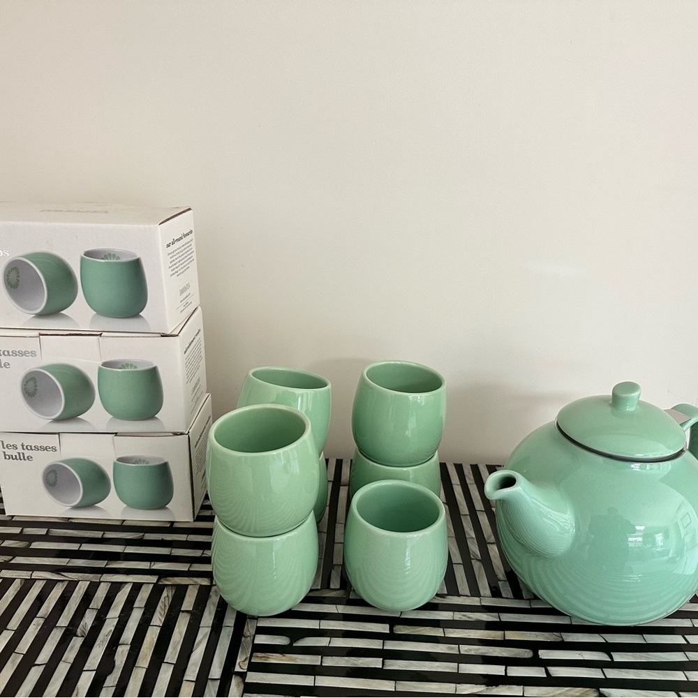 David’s Tea, 13 Bubble mugs and 1 Mint Green Teapot Set